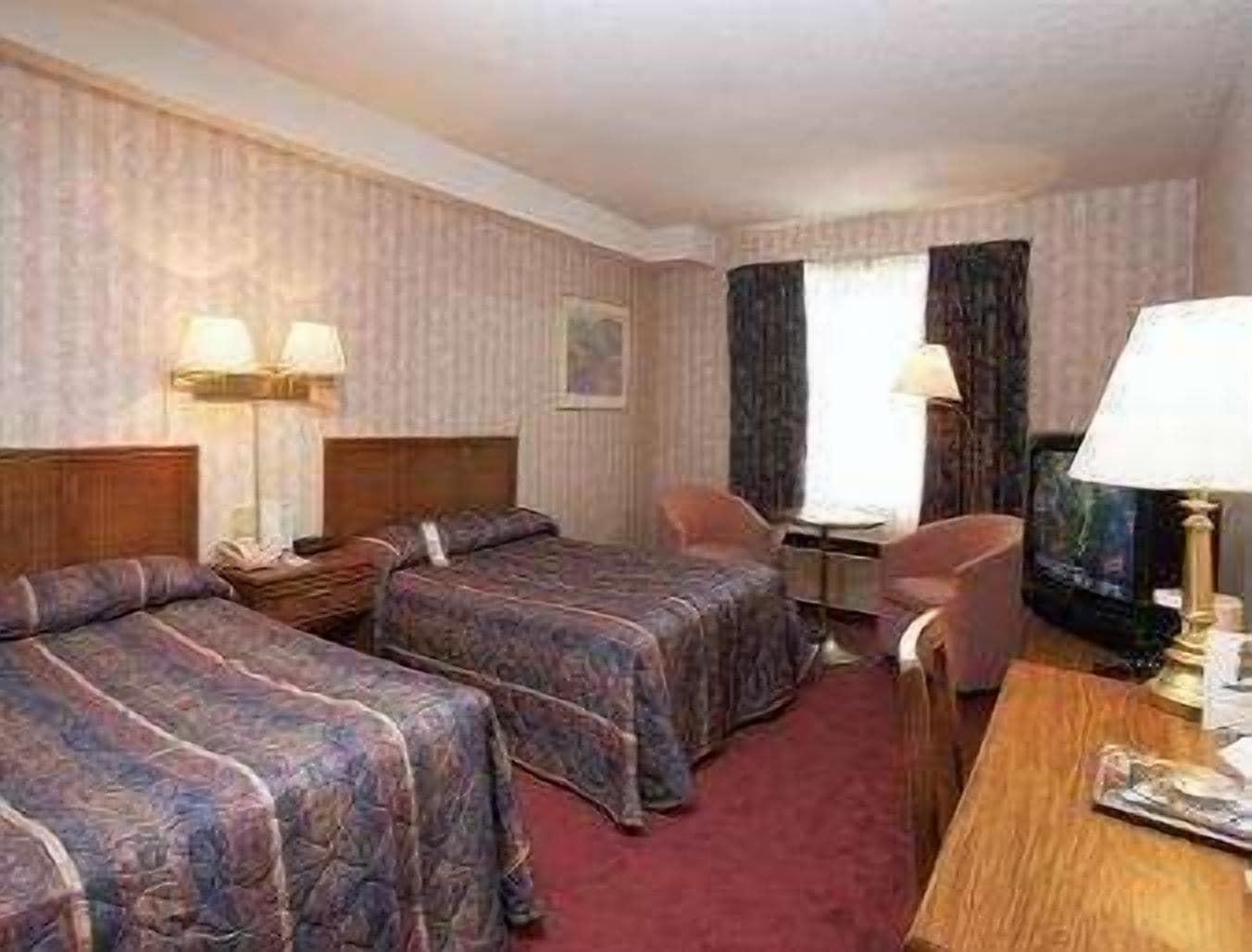 Travelodge By Wyndham Niagara Falls Lundys Lane Phòng bức ảnh