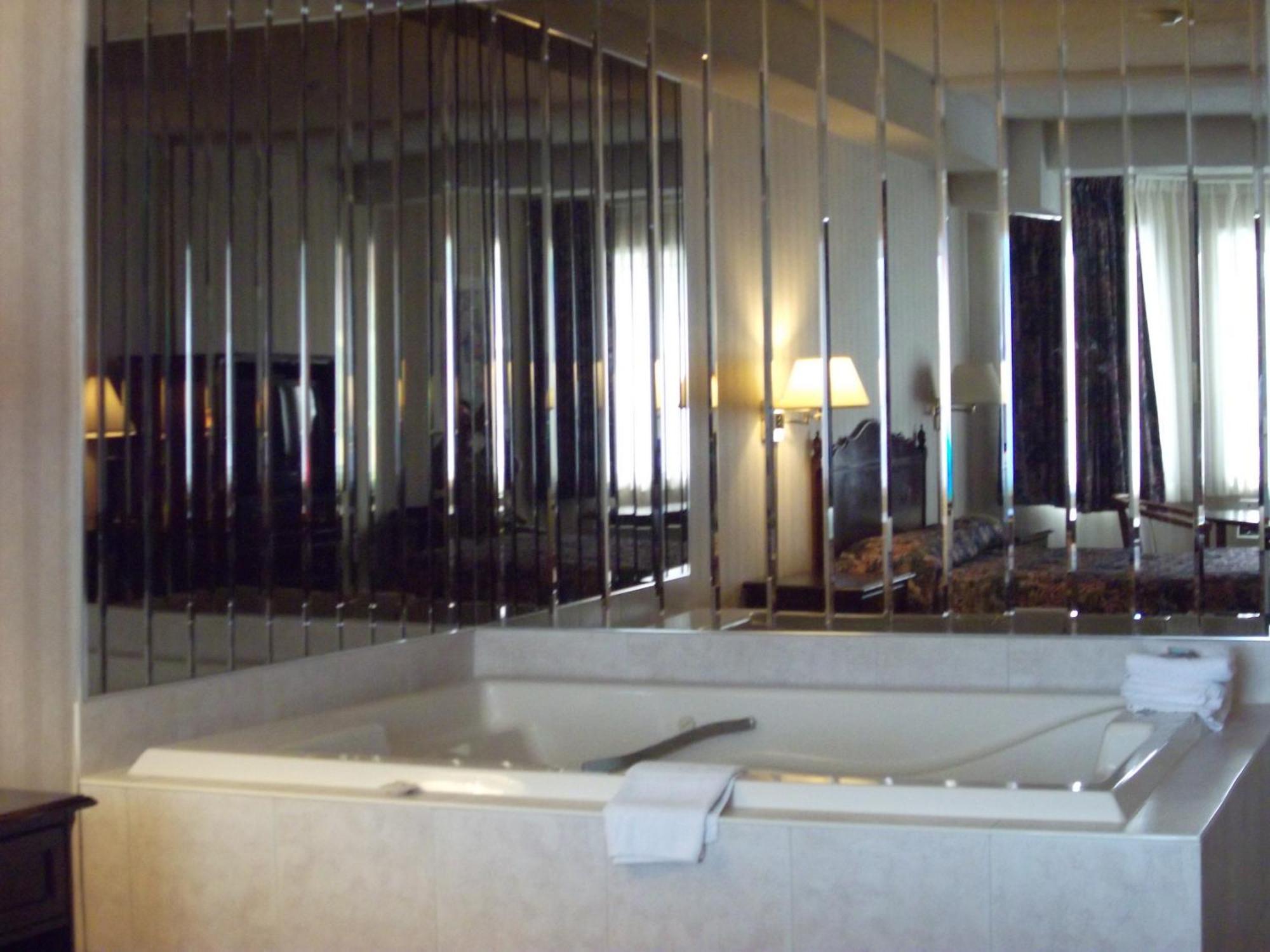 Travelodge By Wyndham Niagara Falls Lundys Lane Ngoại thất bức ảnh